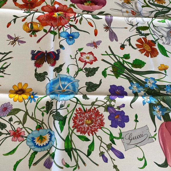 Gucci Flora Silk Scarf w/ tags - Picture 8 of 8